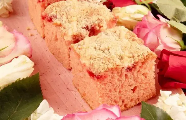 Strawberry Cream Cheese Coffee Cake Square